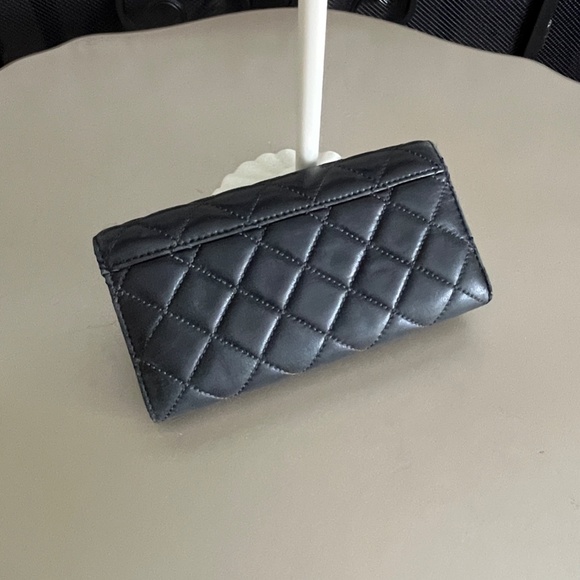 Michael Kors Quilted Black Wallet - Picture 13 of 15